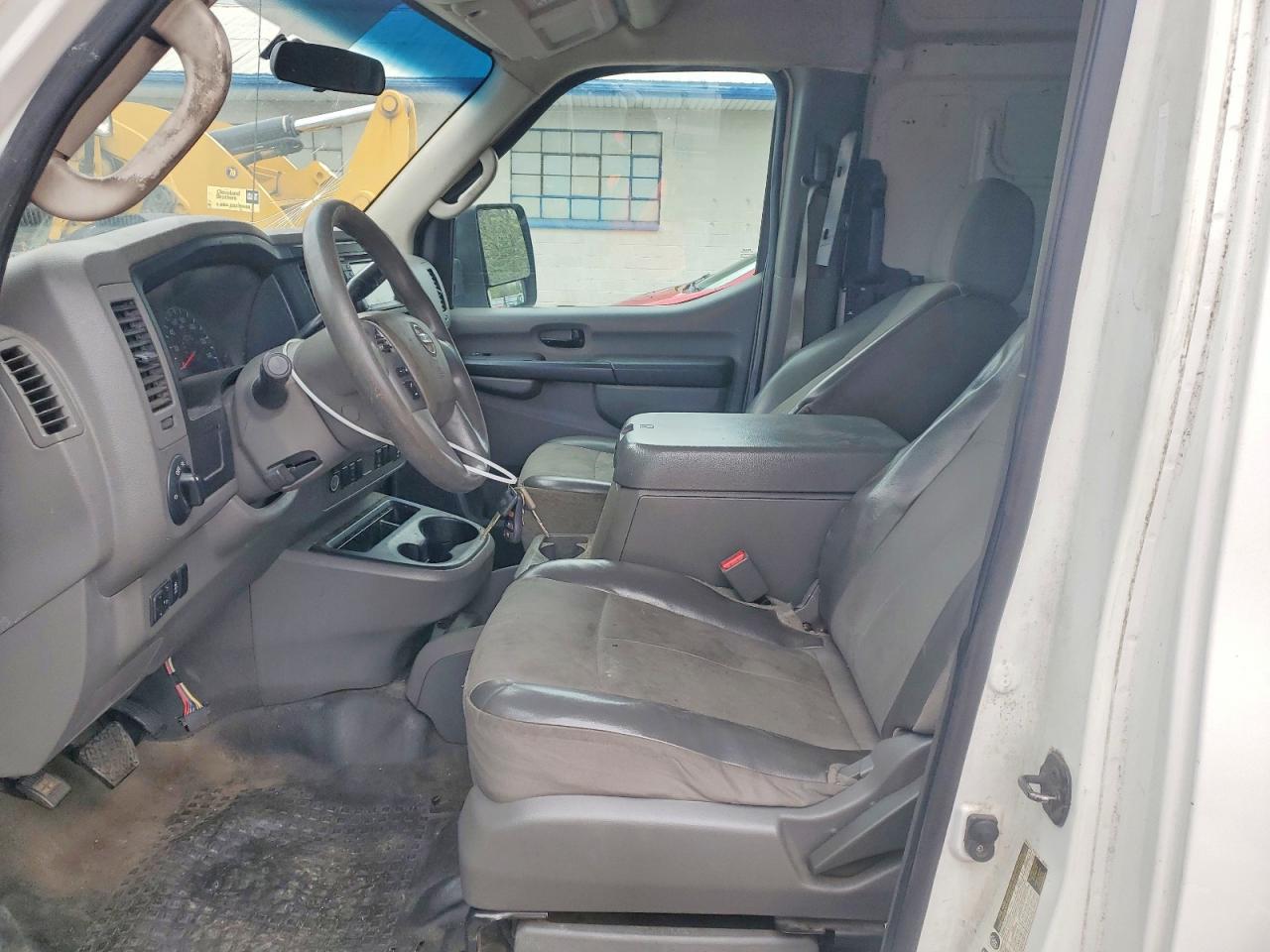 Nissan Nv 2500