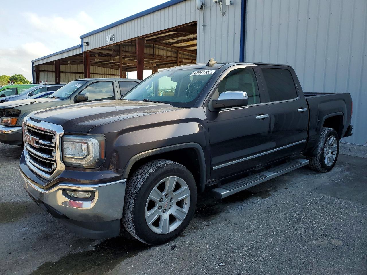Salvage GMC Sierra Image