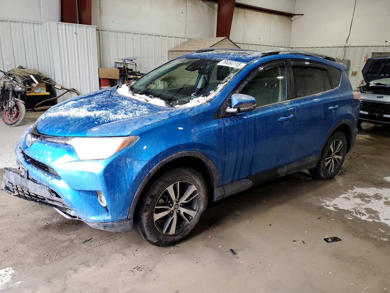 Salvage Toyota RAV4 Image