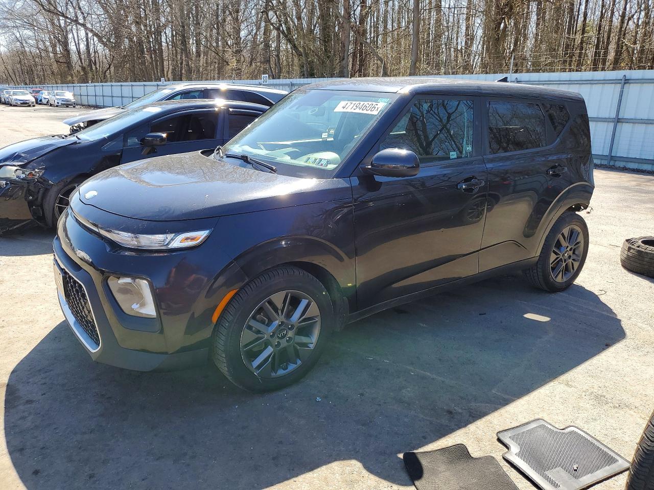 Salvage Kia Soul Image