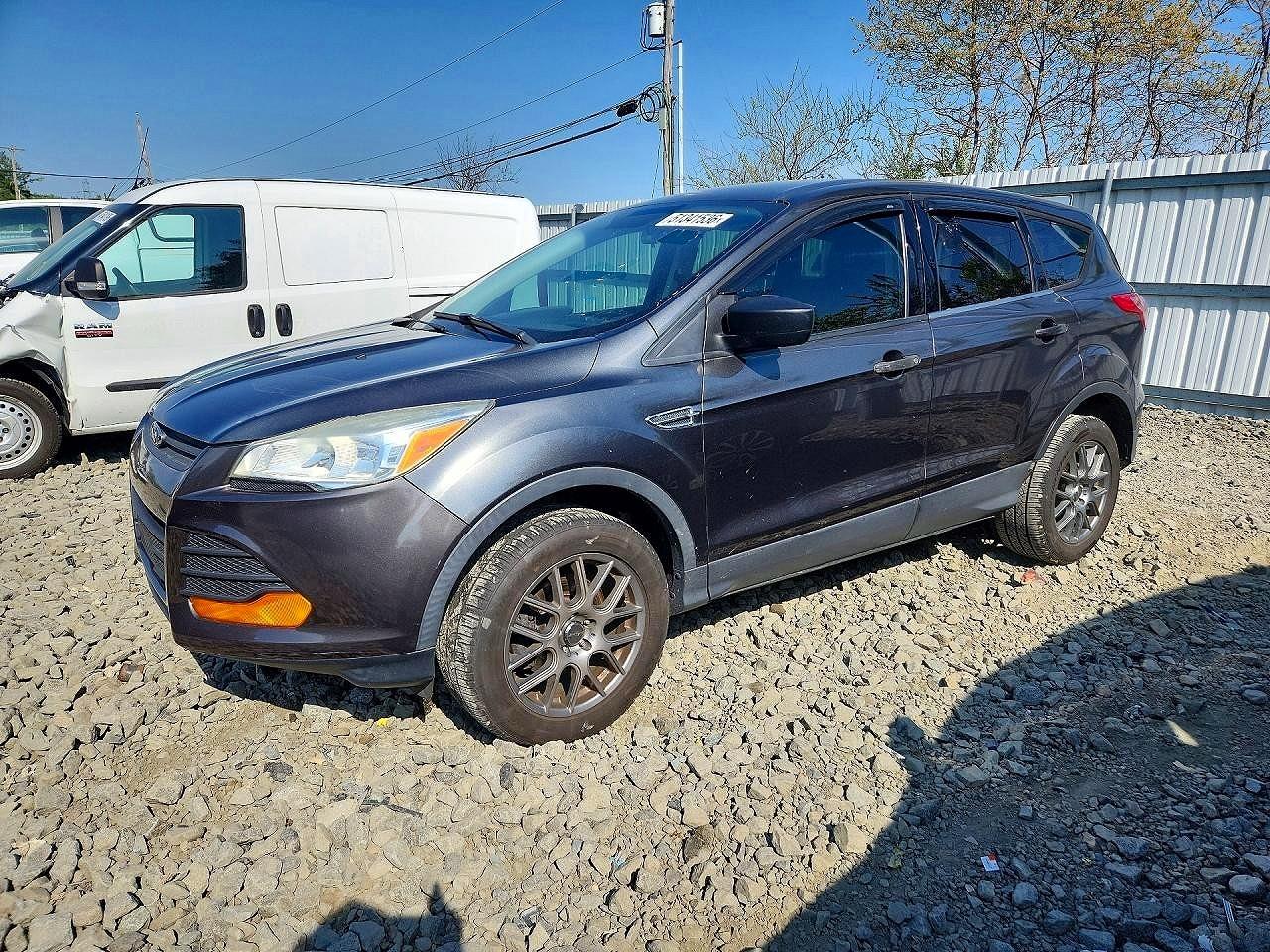 Salvage Ford Escape Image
