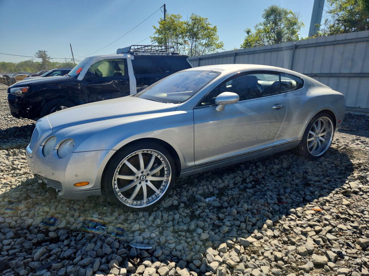 Salvage Bentley Continenta Image
