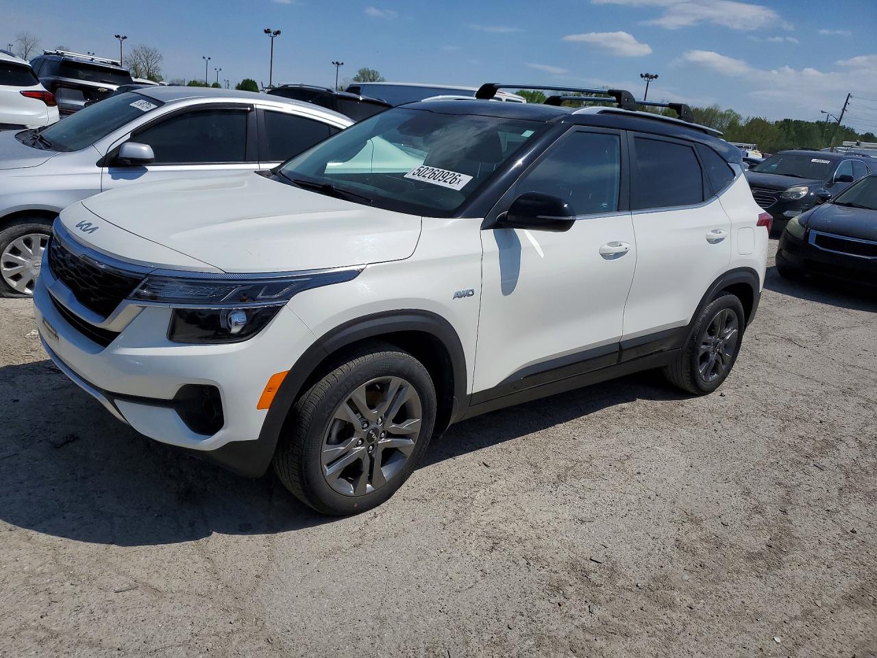 Salvage Kia Seltos Image