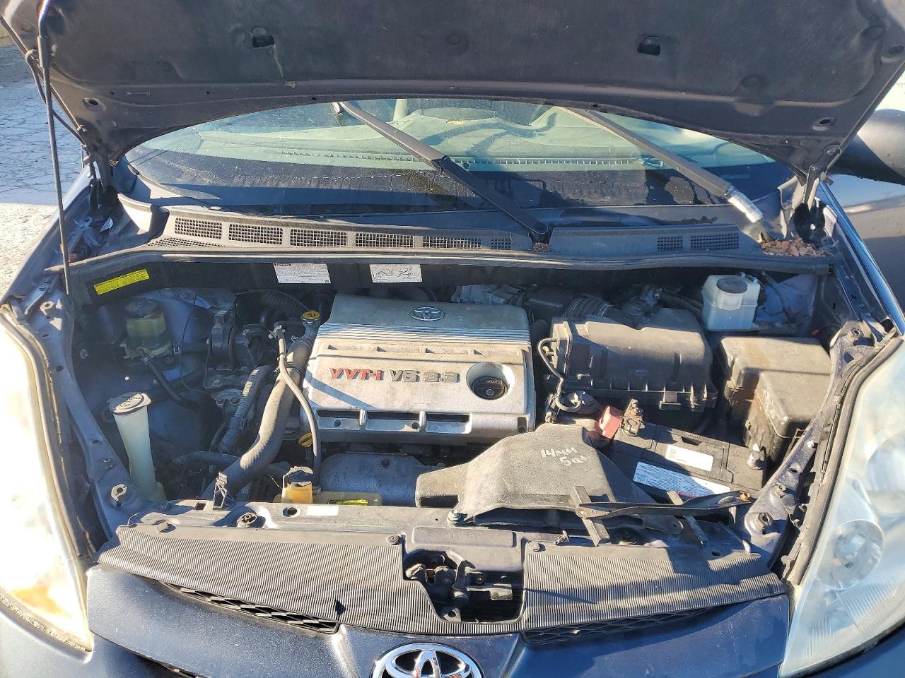 Toyota Sienna Le 8 Passenger