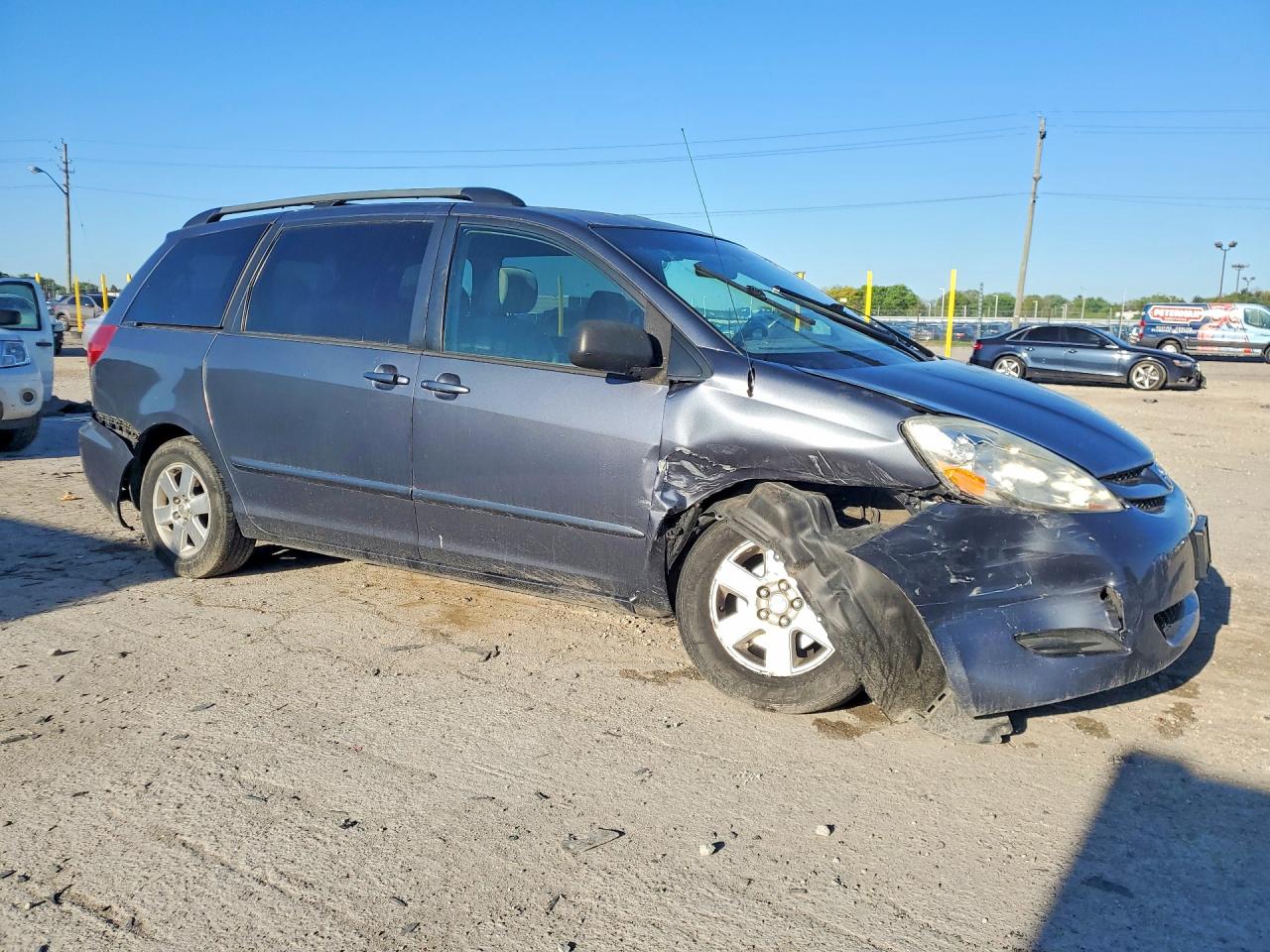 Toyota Sienna Le 8 Passenger