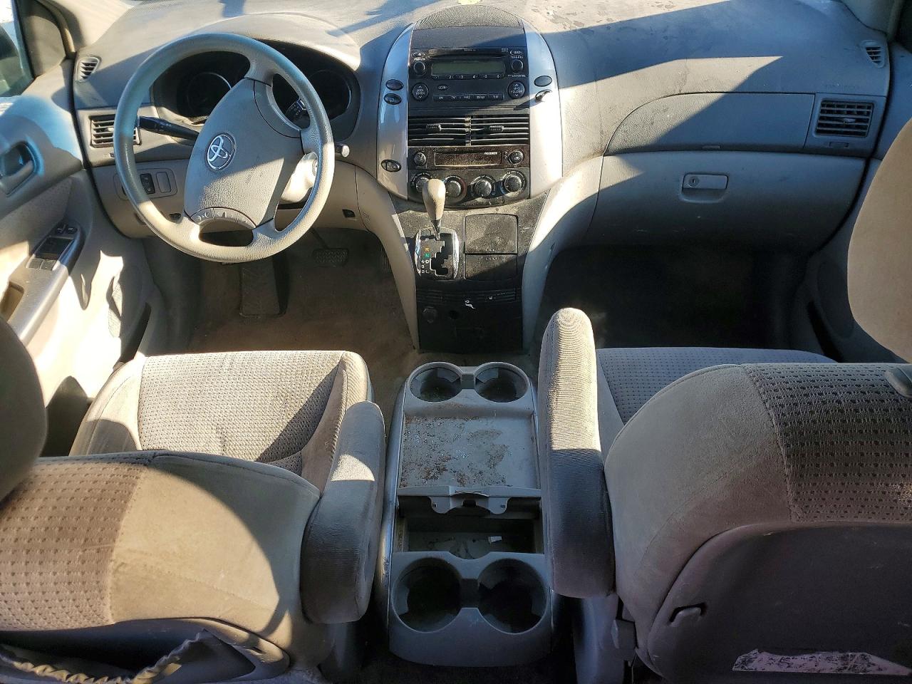 Toyota Sienna Le 8 Passenger