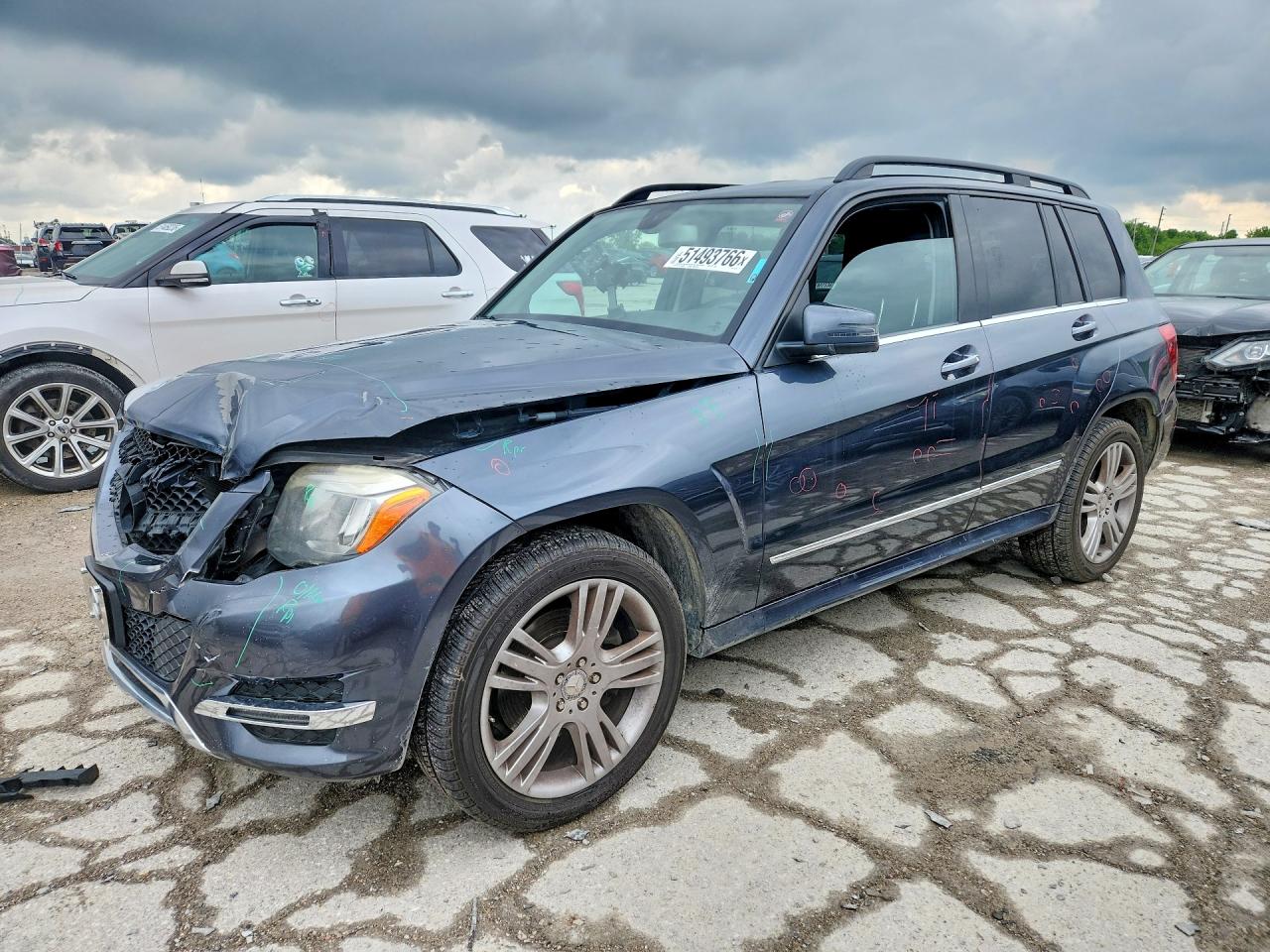 Salvage Mercedes-Benz GLK Image