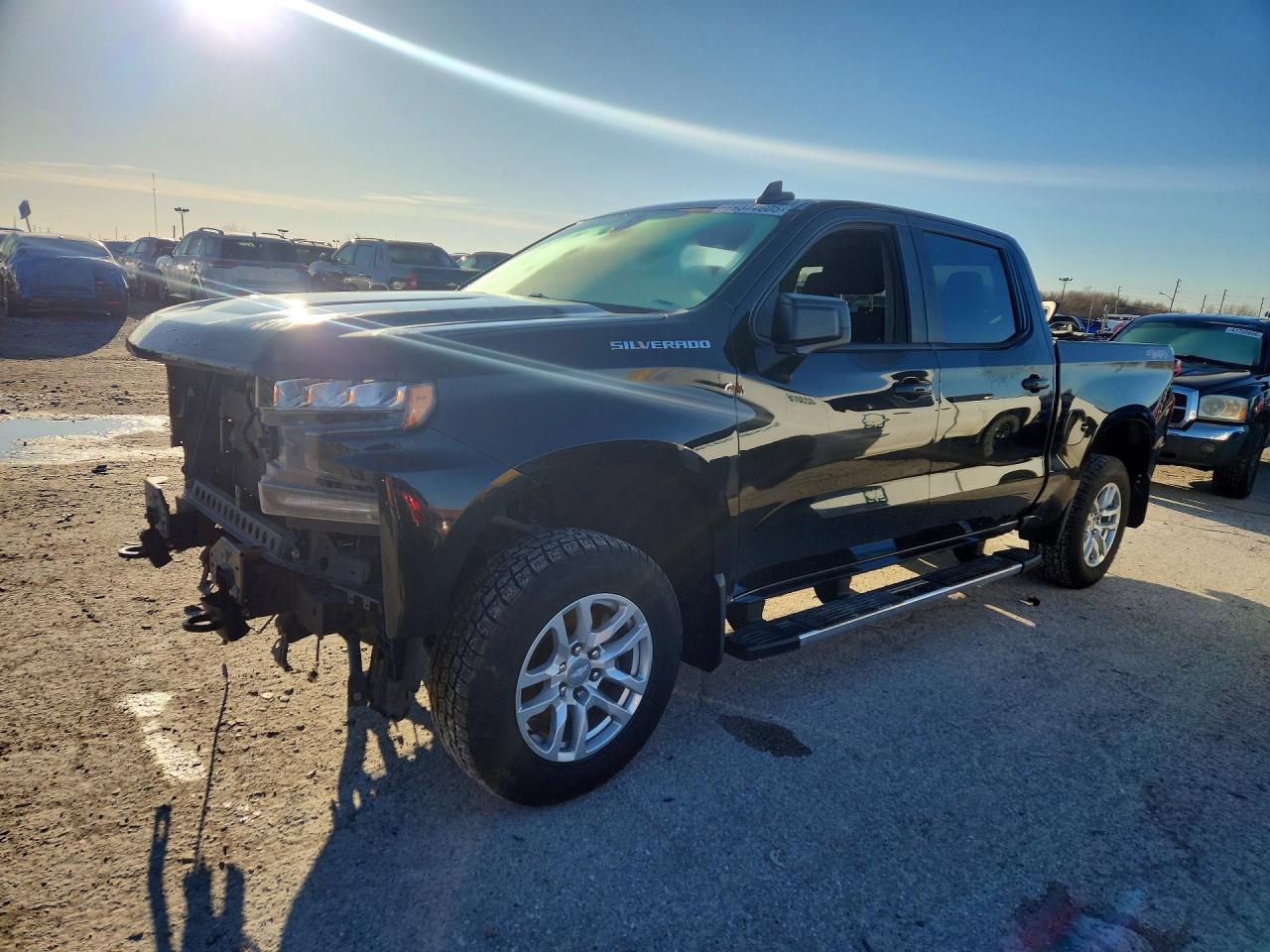 Salvage Chevrolet Silverado Image