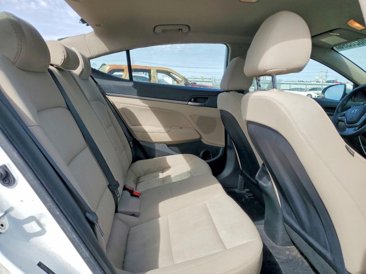 Hyundai ELANTRA Sel