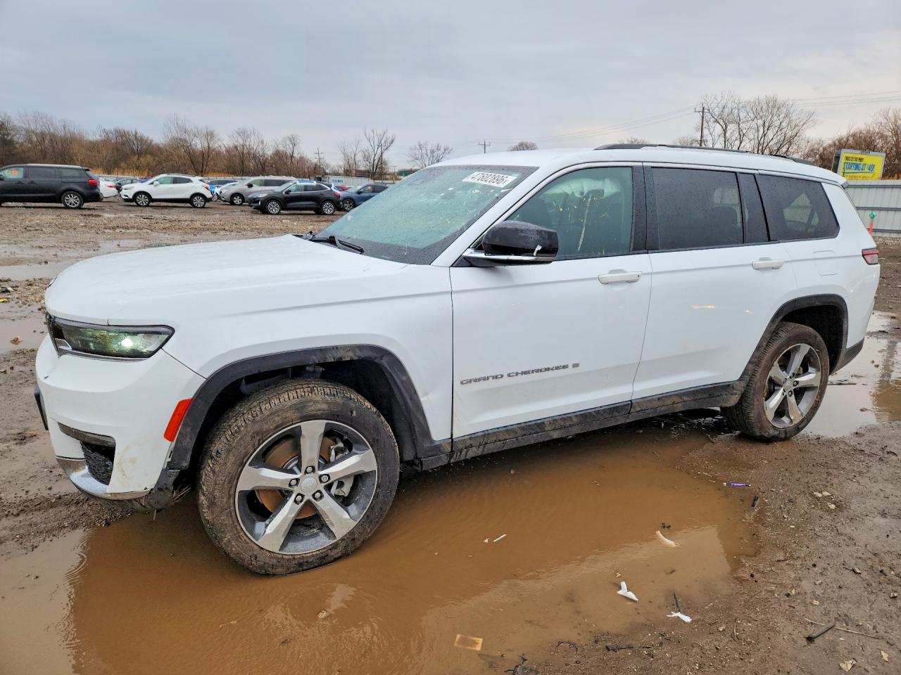 Salvage Jeep Cherokee Image
