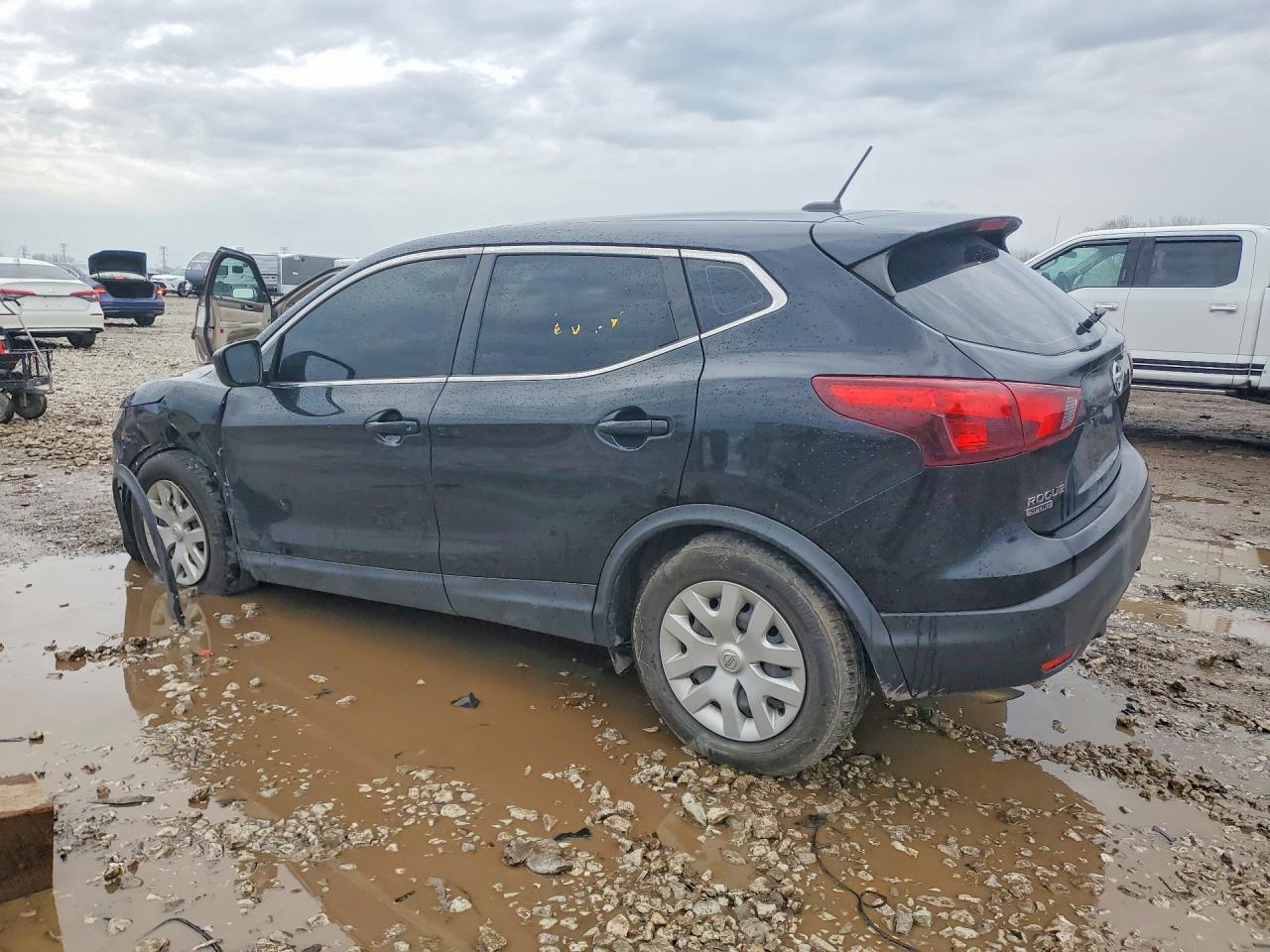 Nissan Rogue S