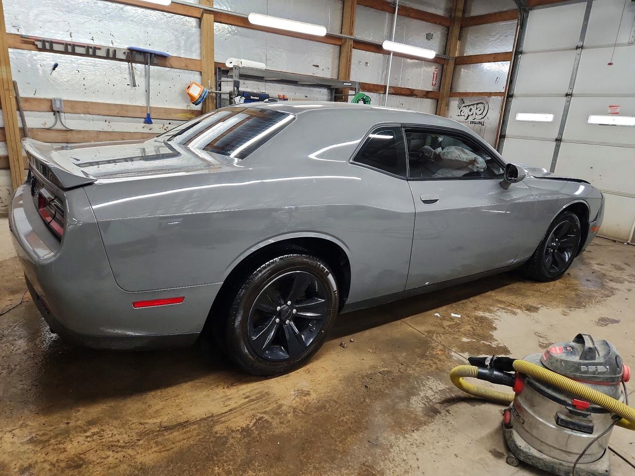 Dodge Challenger Sxt