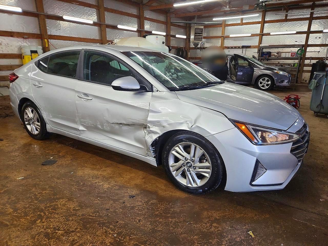 Hyundai ELANTRA Sel