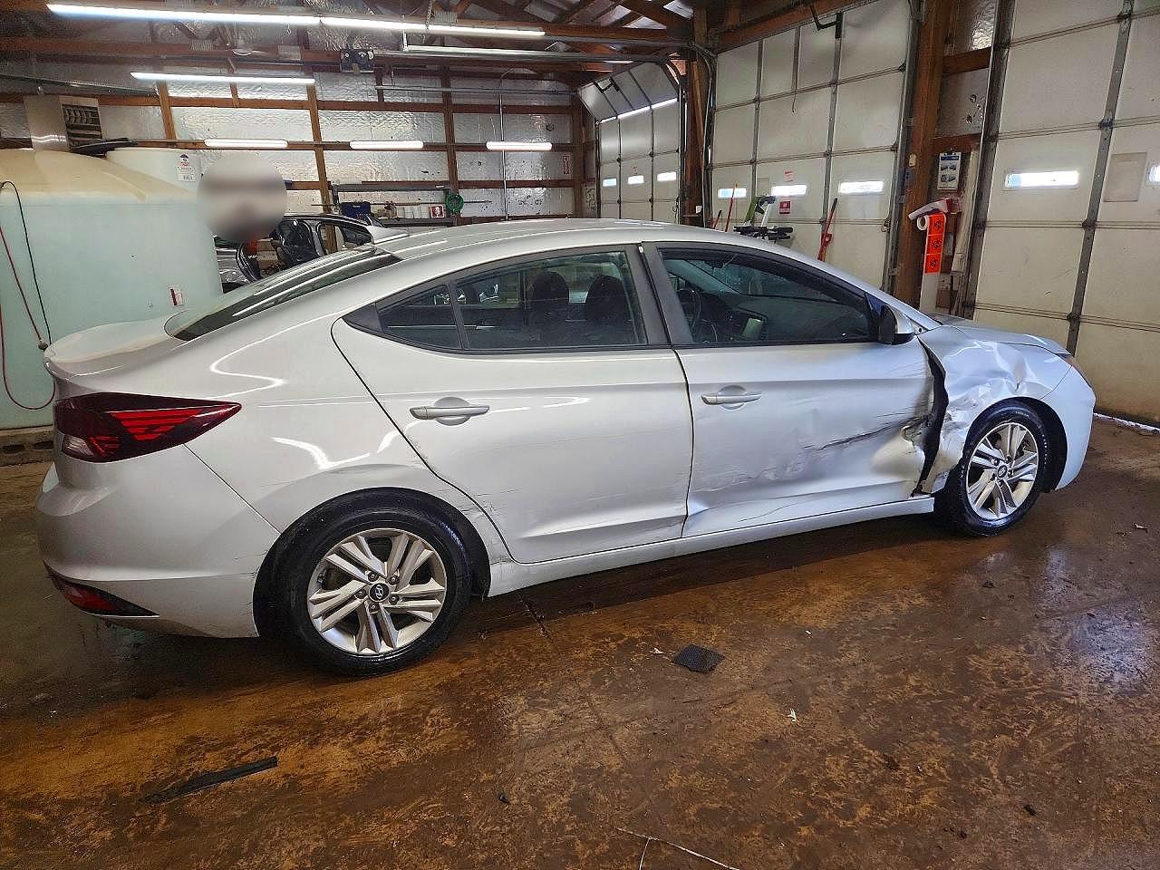 Hyundai ELANTRA Sel