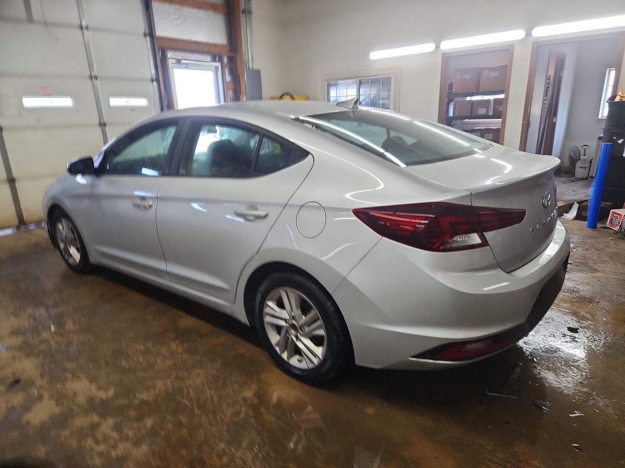 Hyundai ELANTRA Sel