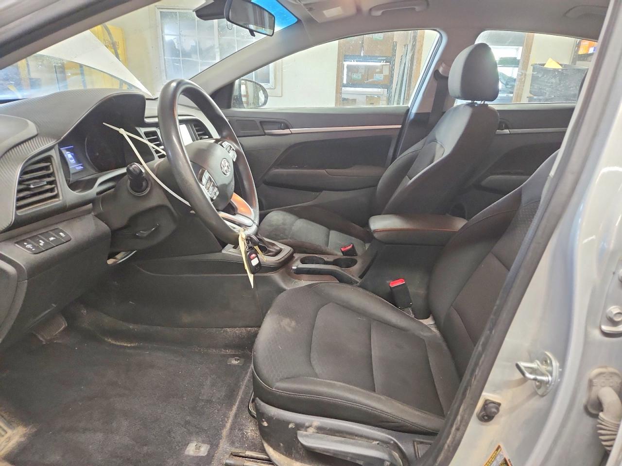 Hyundai ELANTRA Sel