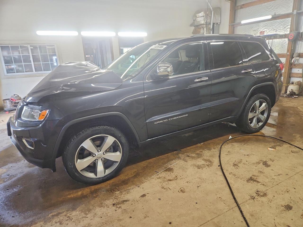 Salvage Jeep Cherokee Image