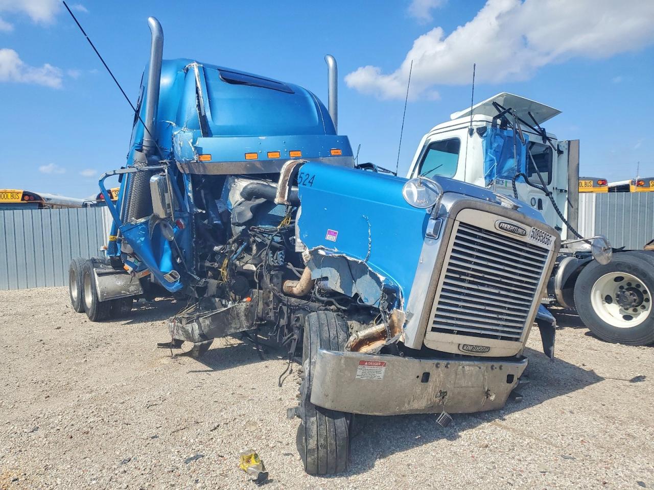 Salvage Freightliner Fld132xl Image