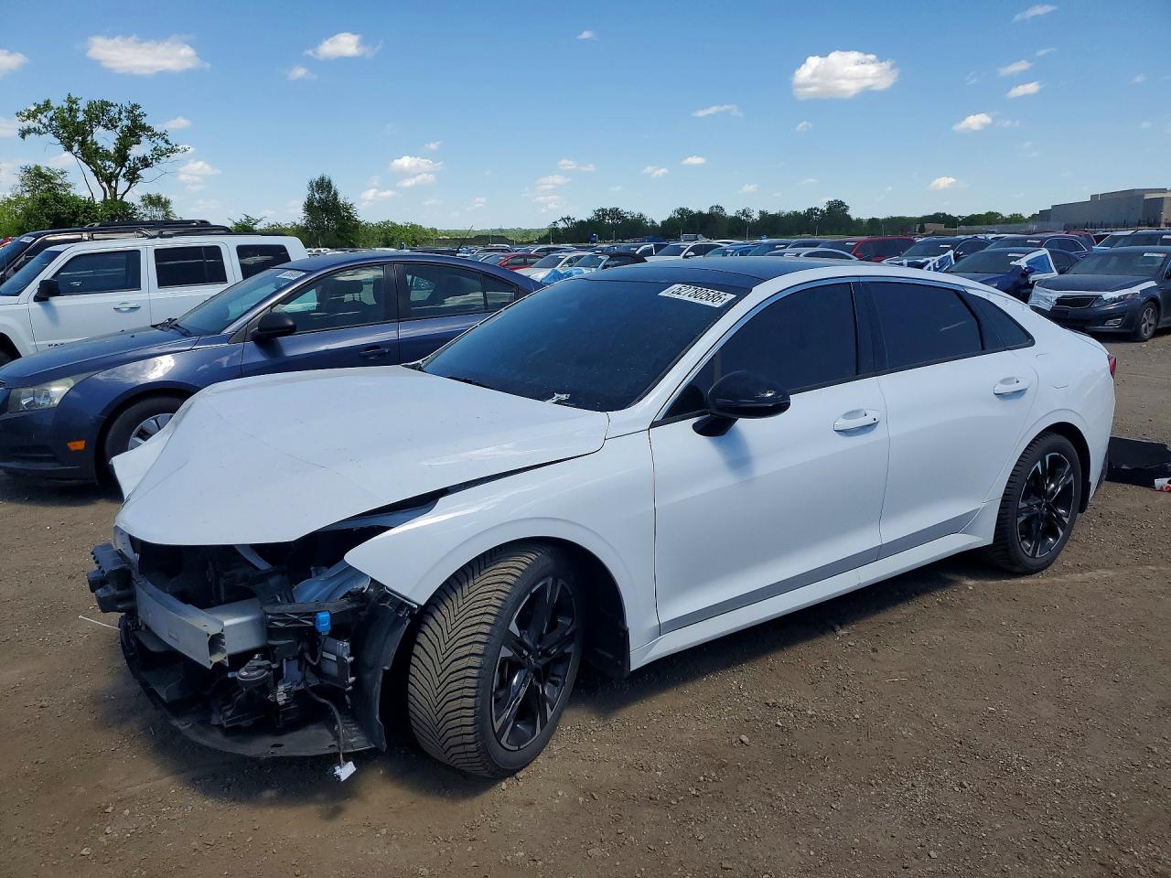 Salvage Kia K5 Image
