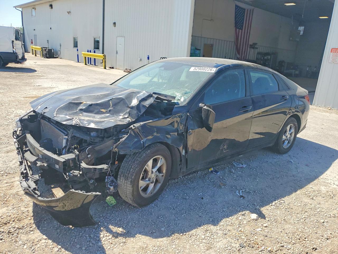 Salvage Hyundai ELANTRA Image