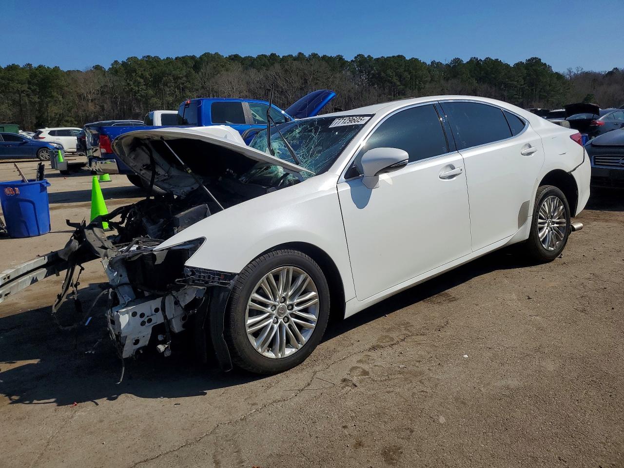 Salvage Lexus Es Image
