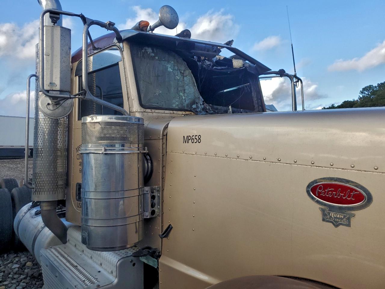 Peterbilt 389