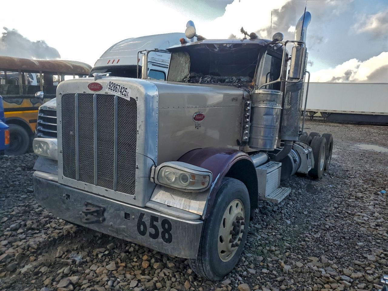 Peterbilt 389