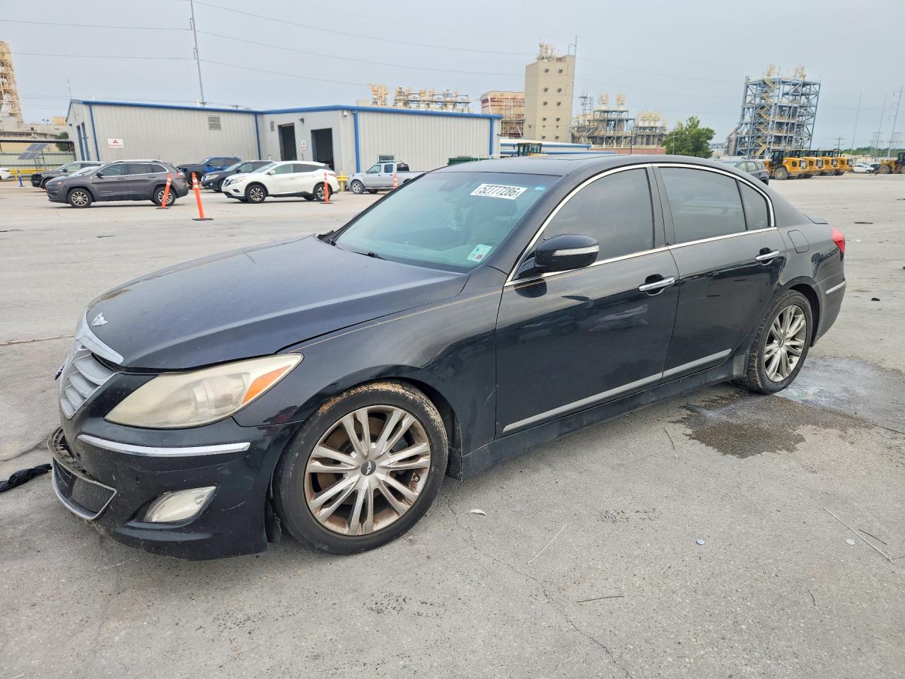 Salvage Hyundai Genesis Image