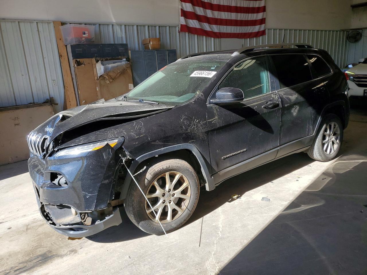 Salvage Jeep Cherokee Image