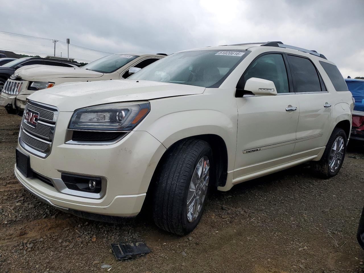 Salvage GMC Acadia Image