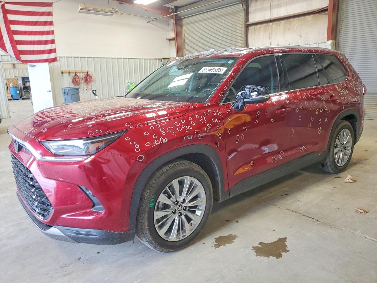 Salvage Toyota Grand Highlander Image