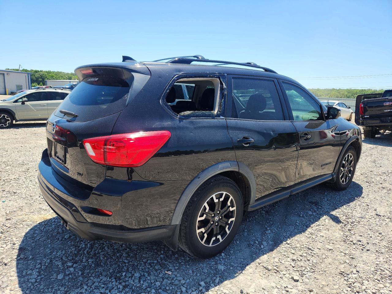 Nissan Pathfinder Sv