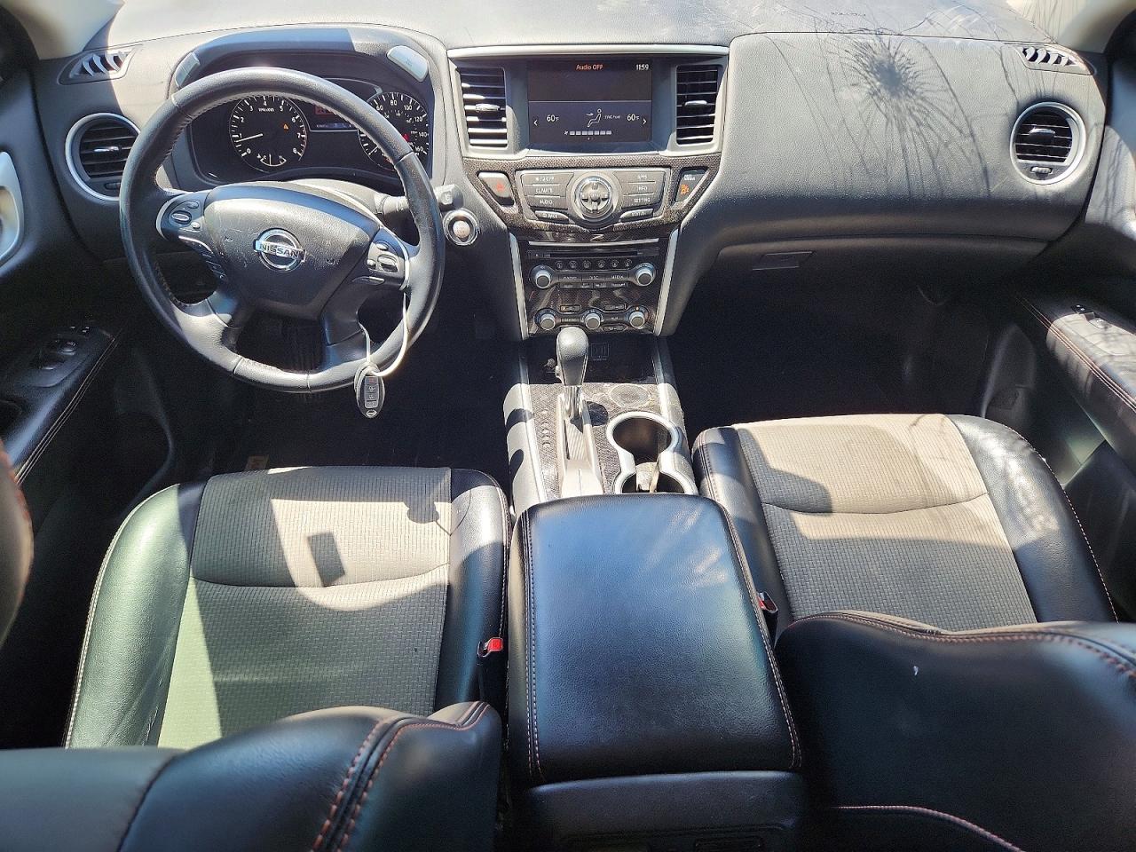 Nissan Pathfinder Sv