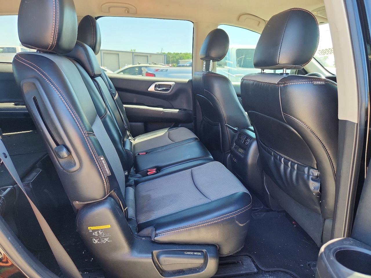 Nissan Pathfinder Sv