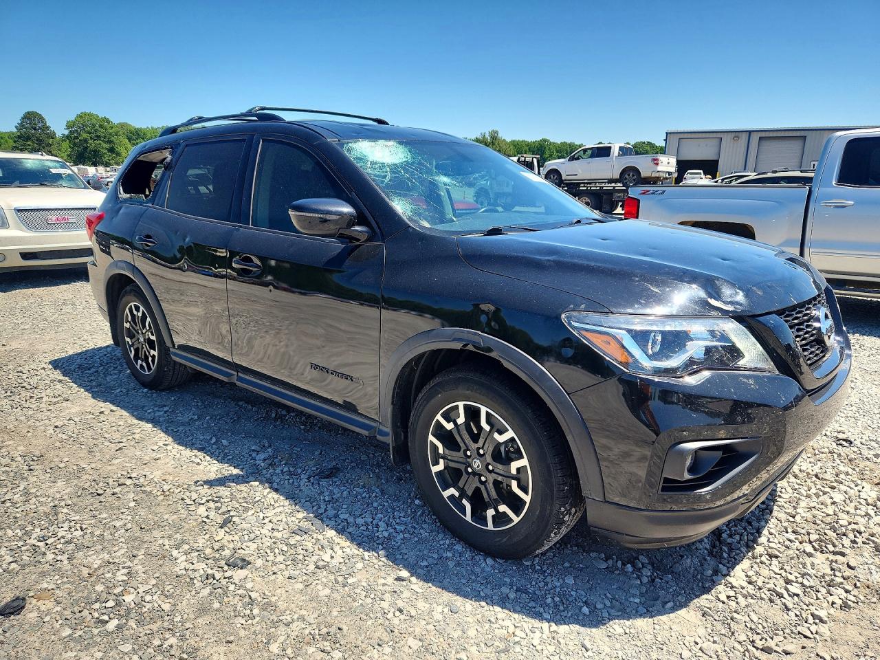 Nissan Pathfinder Sv