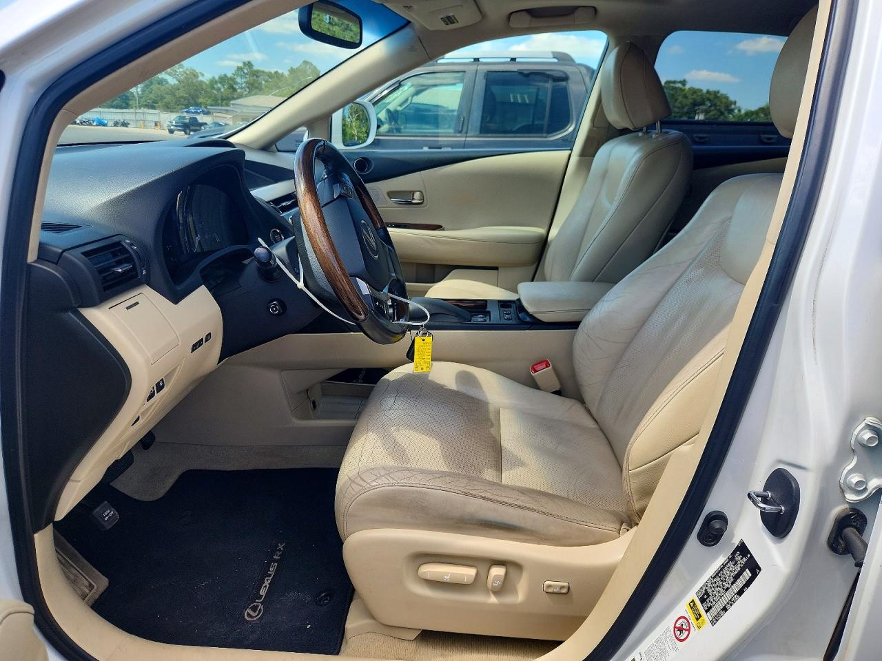 Lexus RX Base