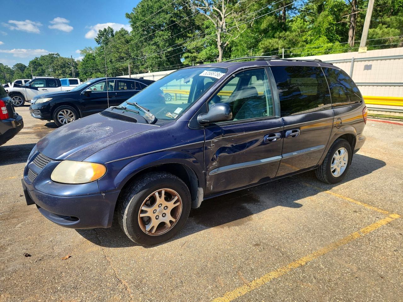 Salvage Dodge Caravan Image