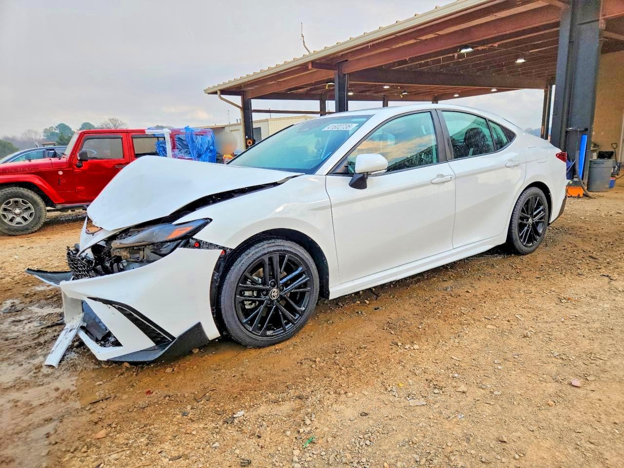 Salvage Toyota Camry Image