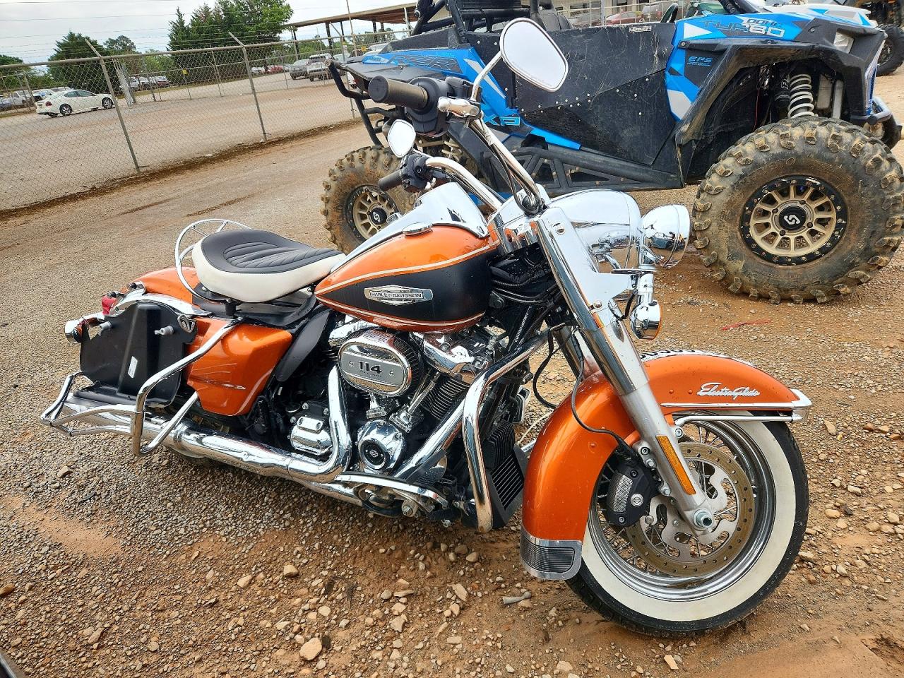 Salvage Harley-Davidson Flhfb Image