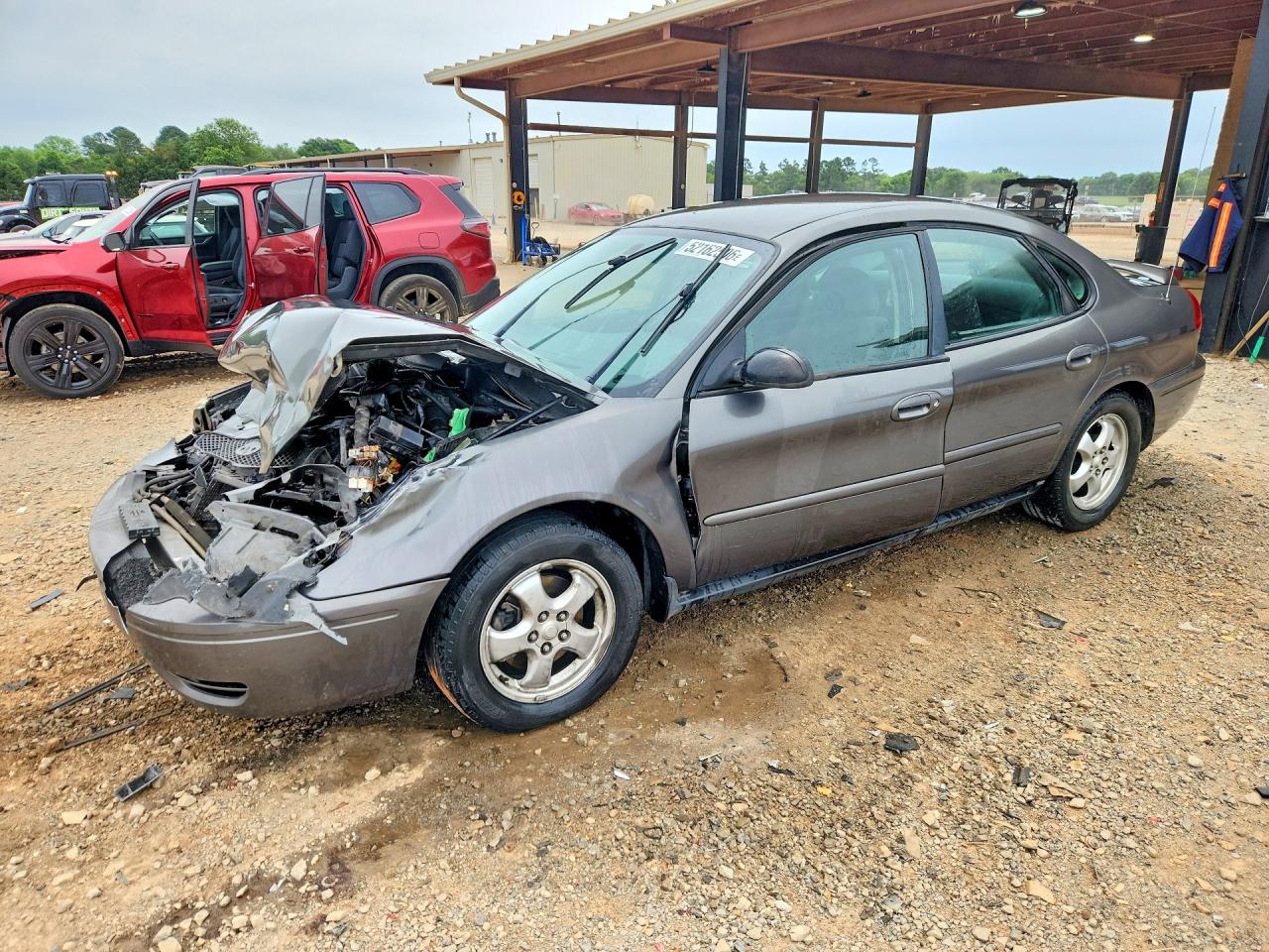 Salvage Ford Taurus Image