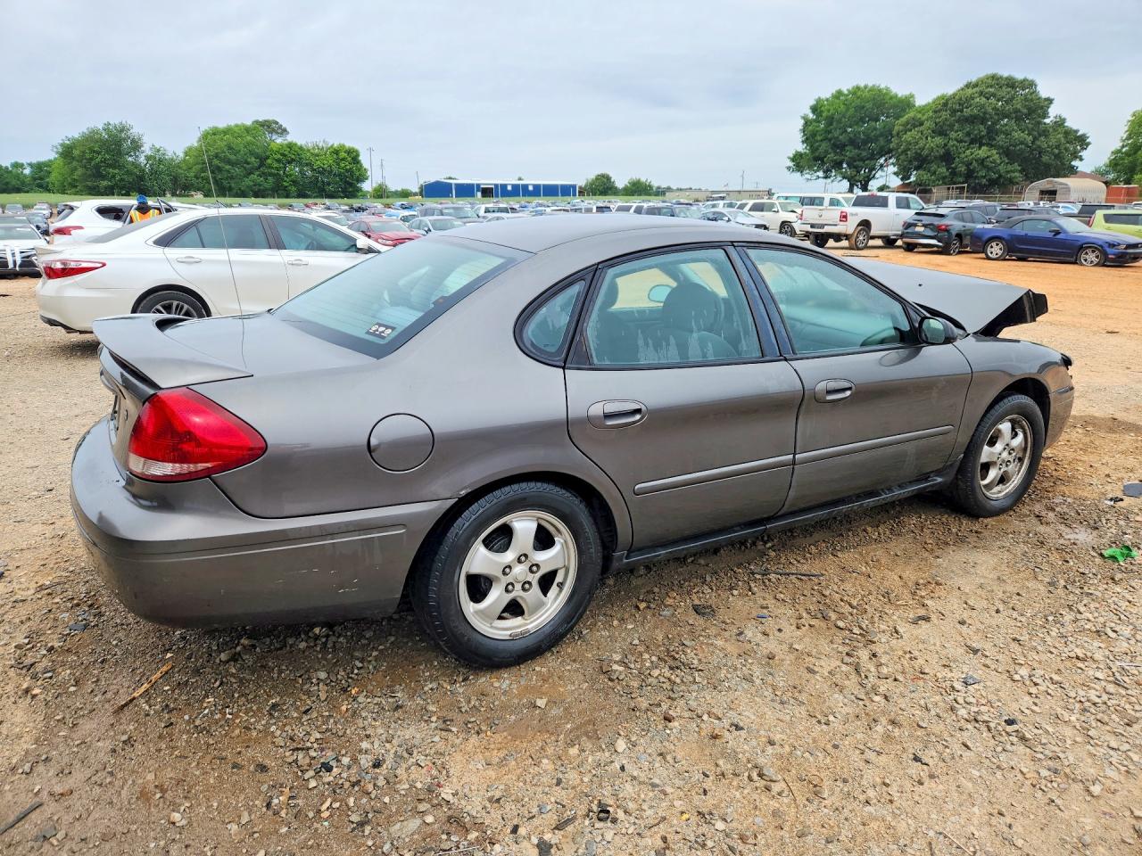Ford Taurus Se