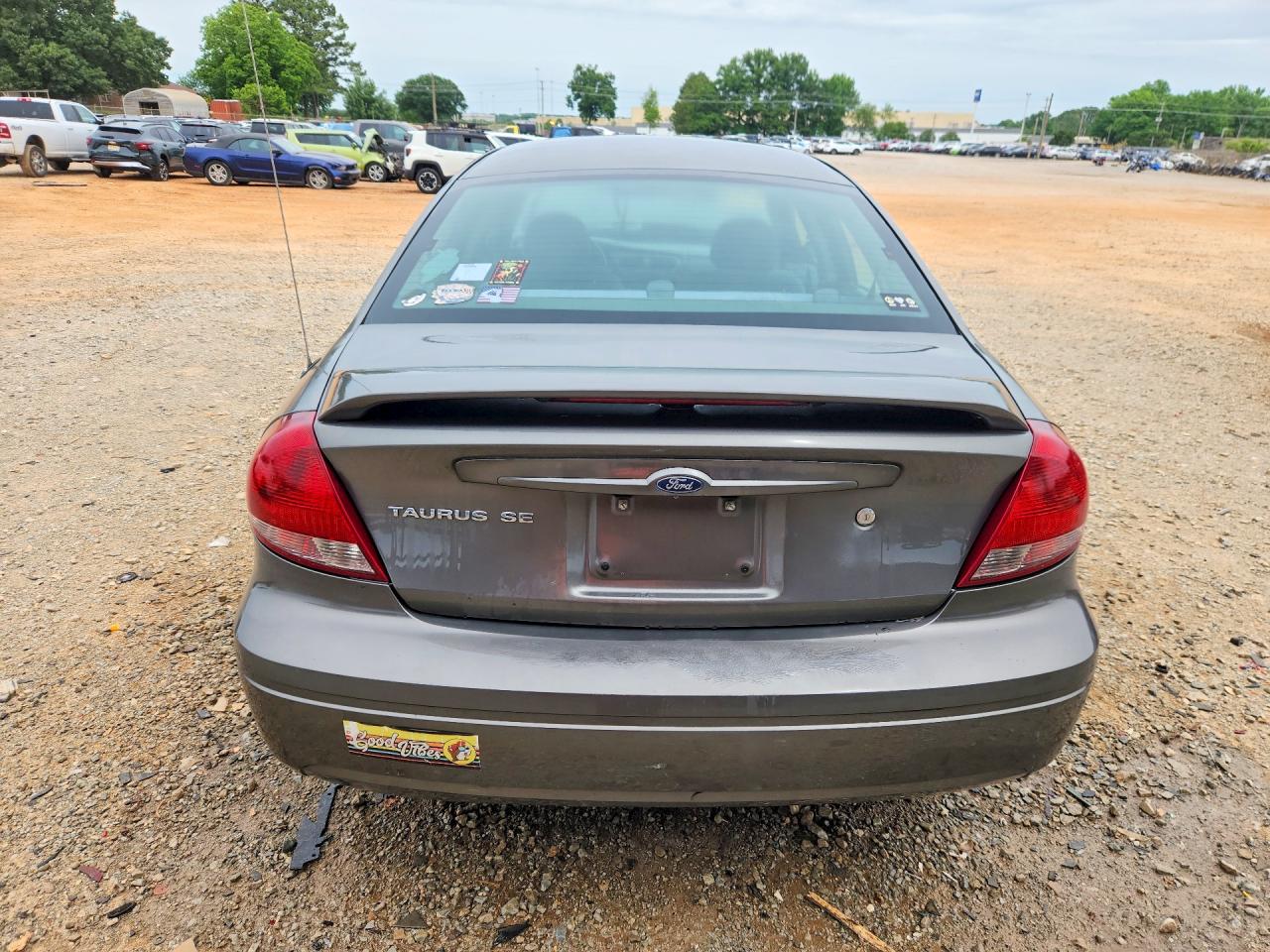 Ford Taurus Se