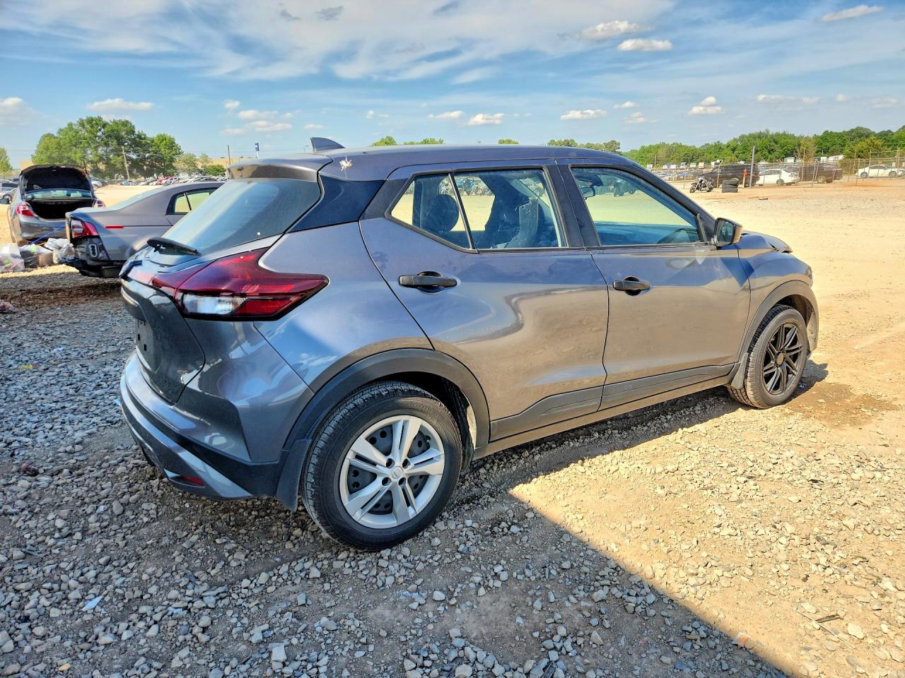 Nissan Kicks S