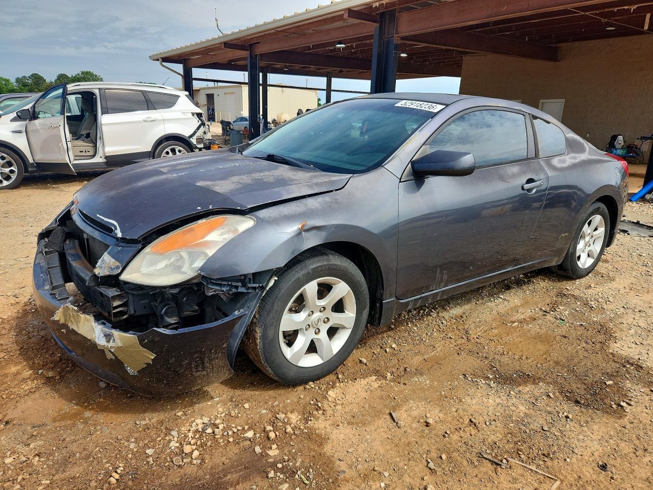 Salvage Nissan Altima Image