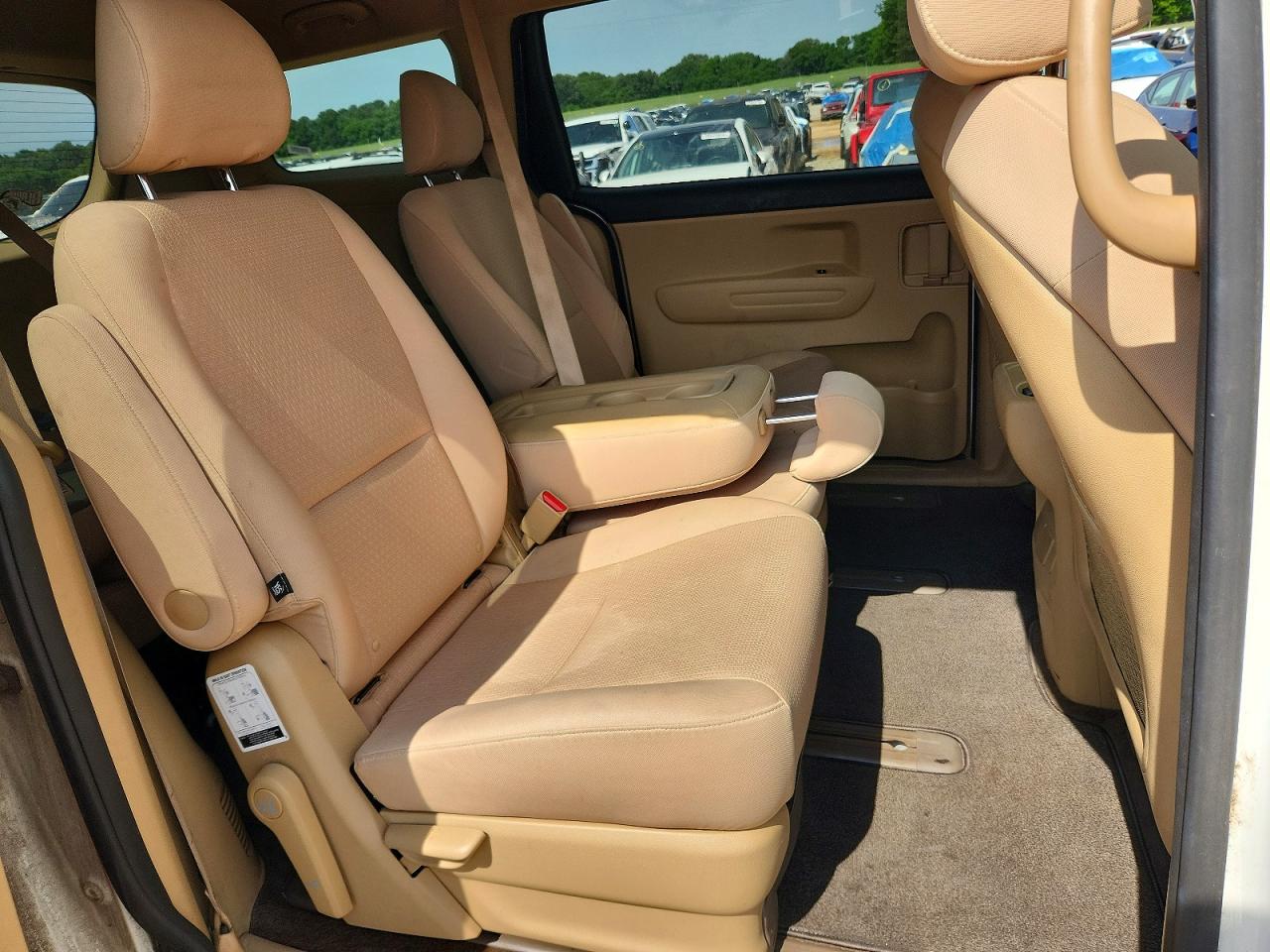 Kia Sedona Lx