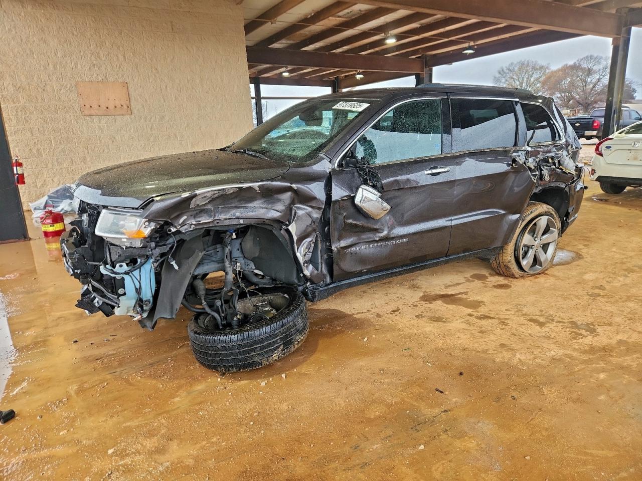 Salvage Jeep Grand Cherokee Image