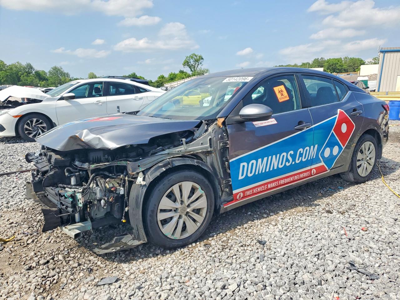 Salvage Nissan Sentra Image