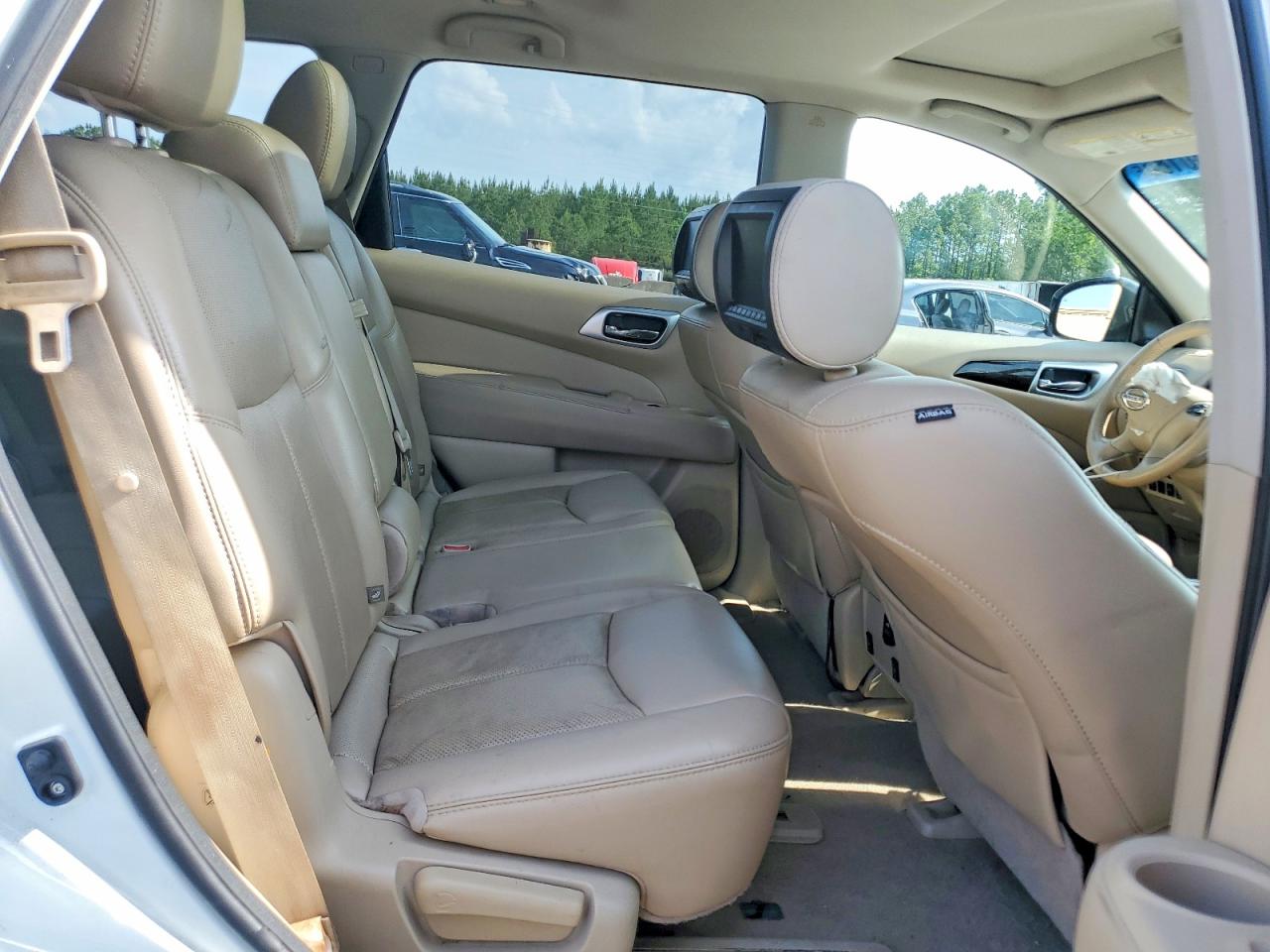Nissan Pathfinder S