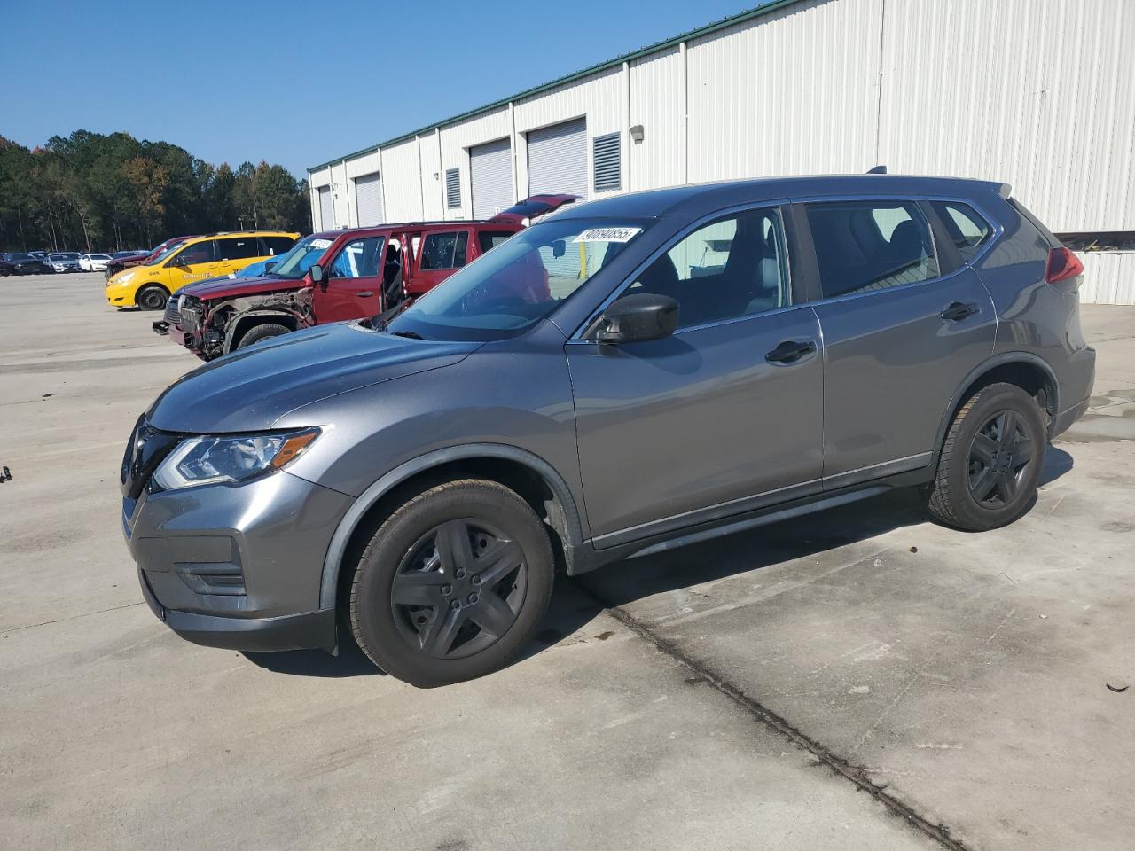 Salvage Nissan Rogue Image