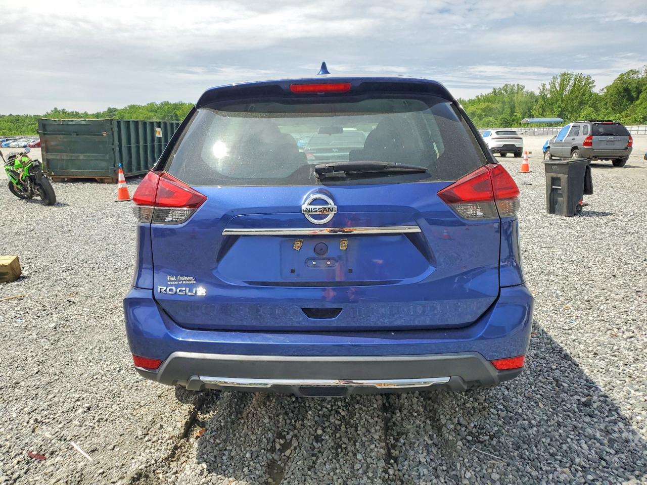 Nissan Rogue S